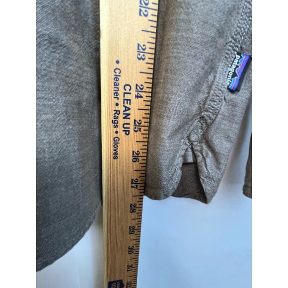 Patagonia Men's Size Large Tan Long Sleeve Button Up Shirt - Picture 5 of 7